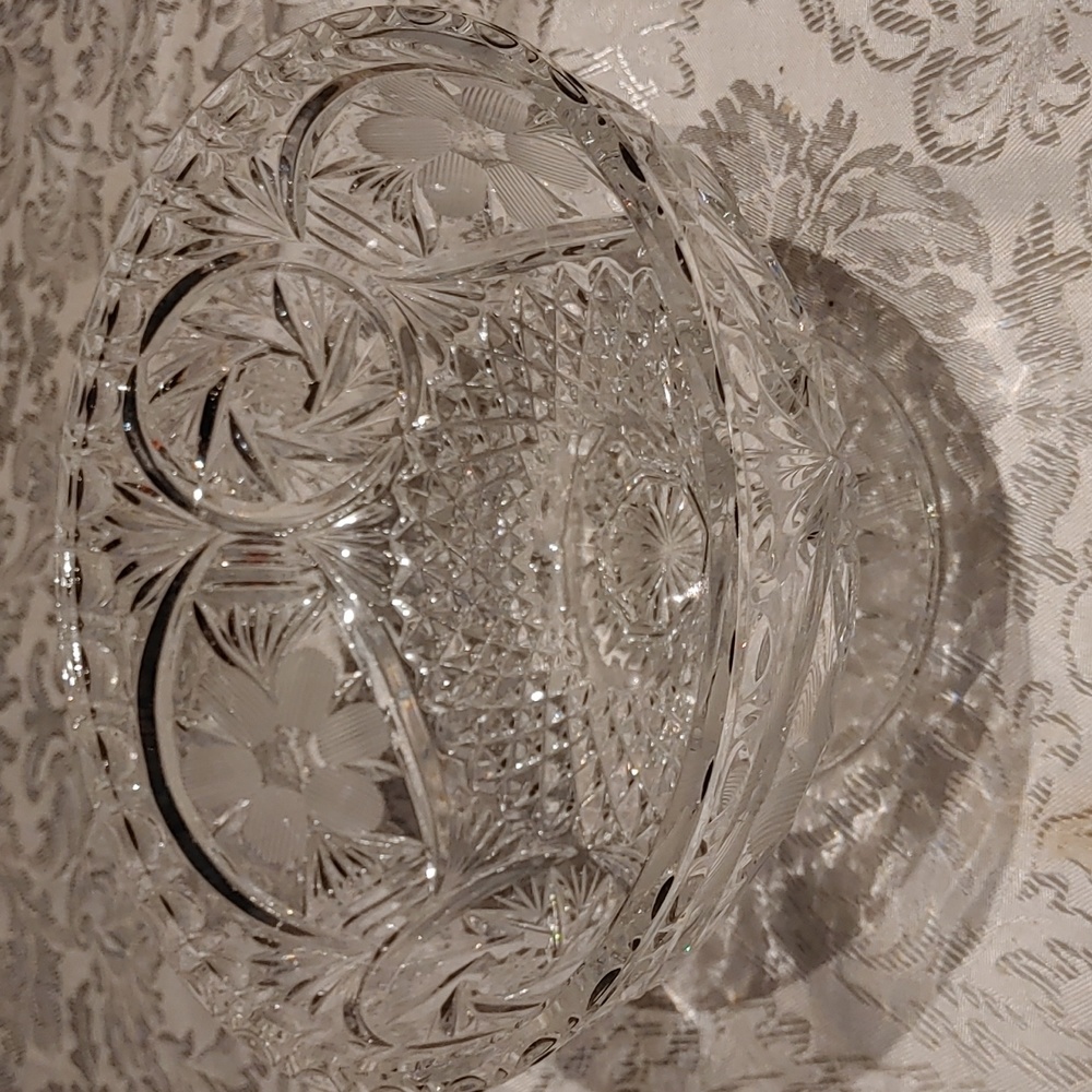 3/$50 7 inch Pinwheel Bowl